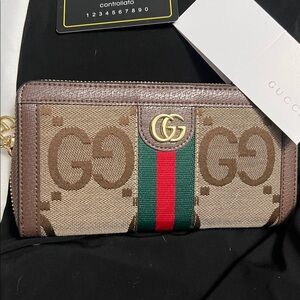 NIB Gucci Brown/Tan Lg Canvas Zip Wallet with Green-Red